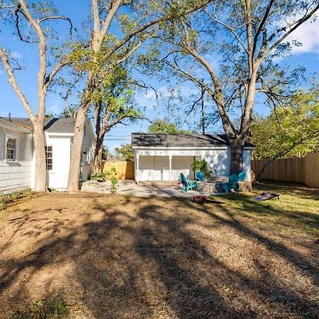 Luxury Bungalow Near Main W Hot-Tub And Firepit Villa Fredericksburg Exterior photo