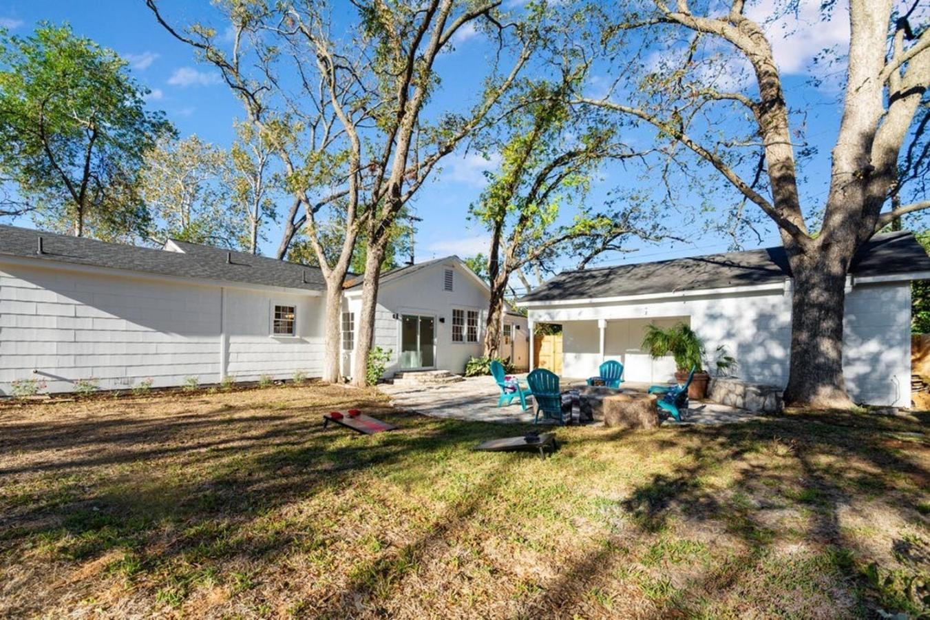 Luxury Bungalow Near Main W Hot-Tub And Firepit Villa Fredericksburg Exterior photo