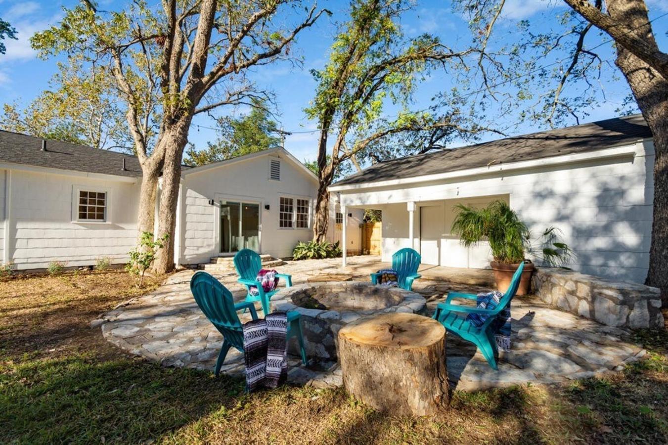 Luxury Bungalow Near Main W Hot-Tub And Firepit Villa Fredericksburg Exterior photo